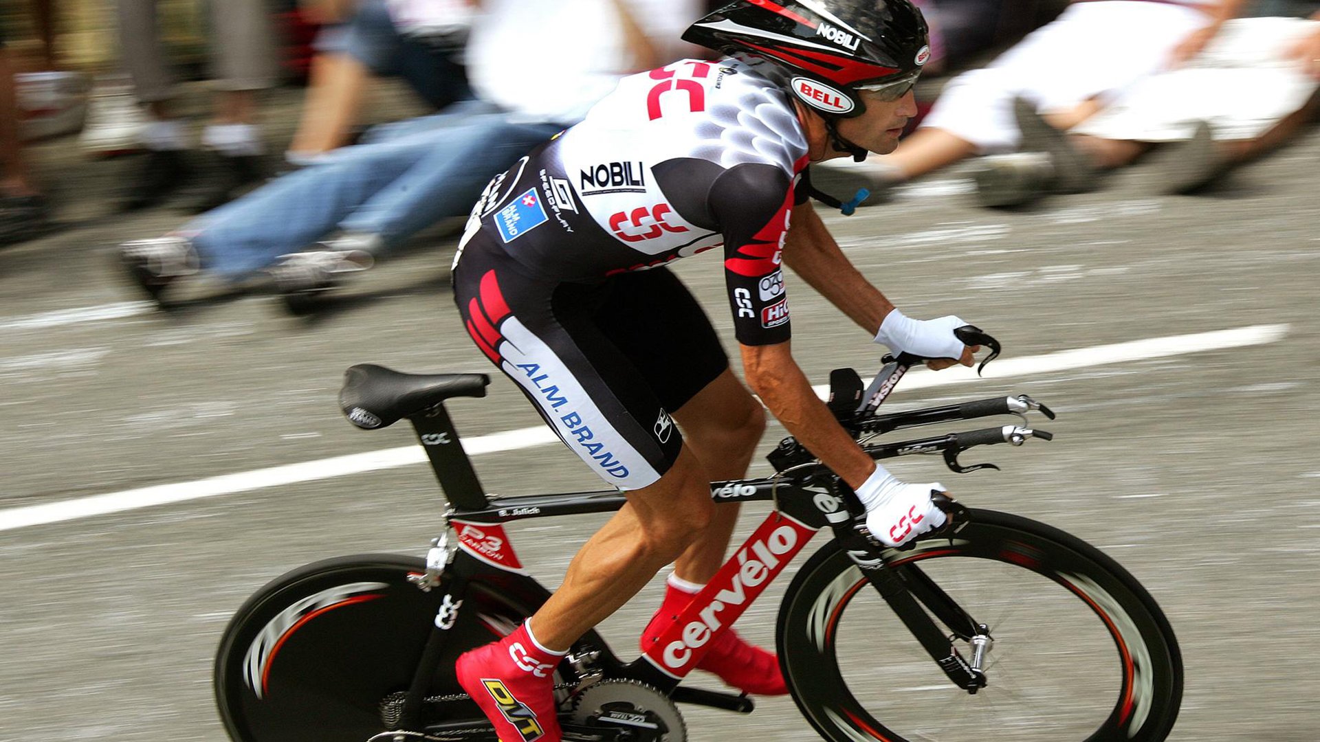 世界地球日“垃圾分类定向赛” 在完成路线同时完成分类任务